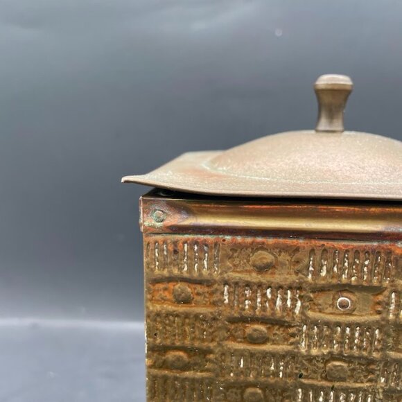 Antique Patterned Brass On Wood Metal Lined Tea Caddy w/ Countryside Image - Picture 8 of 11